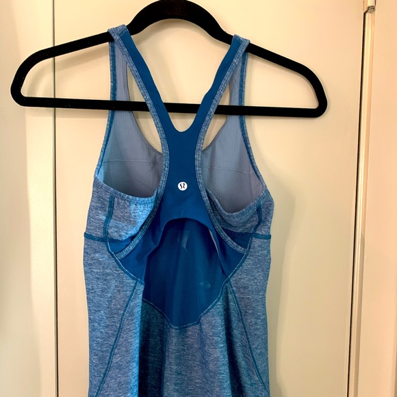 NWOT. Lululemon tank. Size 6. Never worn - Picture 6 of 6